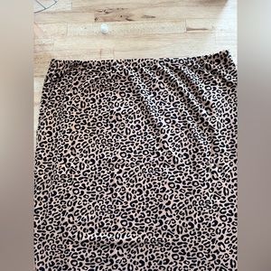 NWT Storq Maternity Classic Leopard Pencil Skirt